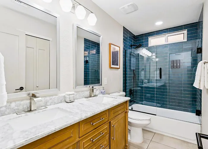5br Estate, Heated Pool, Putting Camelback Views, Sleeps 12 Holiday home *
