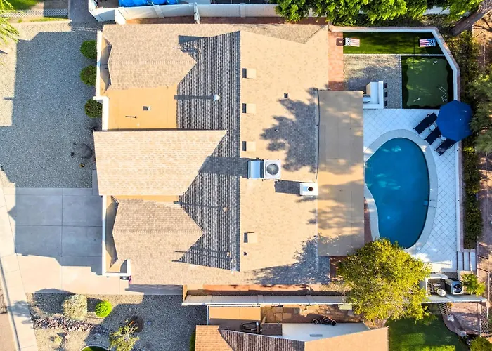 5br Estate, Heated Pool, Putting Camelback Views, Sleeps 12 Holiday home