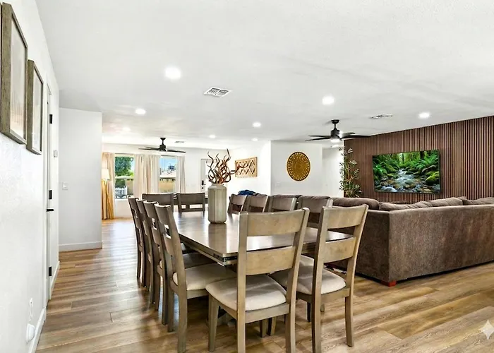 5br Estate, Heated Pool, Putting Camelback Views, Sleeps 12 Holiday home